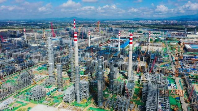 从一张白纸到世界级基地，中国石油化工产业如何打造新质生产力？